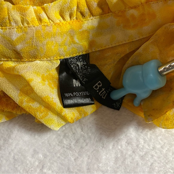 B. Tru Women MEDIUM Blouse Top Sheer See Through Floral Button Adult Fashion Fun - Picture 6 of 8